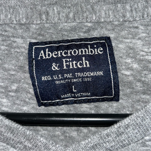 Abercrombie & Fitch Tshirt - Picture 3 of 4